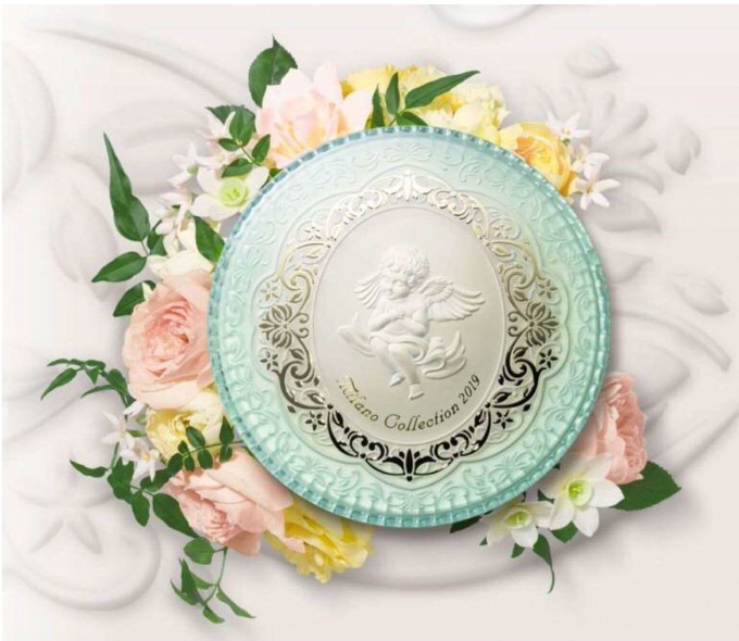 カネボウ ミラノコレクション2019、花々と木々が香る“天使”の