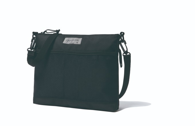 ヨウジヤマモト×ニューエラ、ヨウジヤマモトの“タグ”を配した