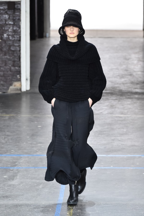 イッセイ ミヤケ(ISSEY MIYAKE) 2019-20年秋冬ウィメンズコレクション