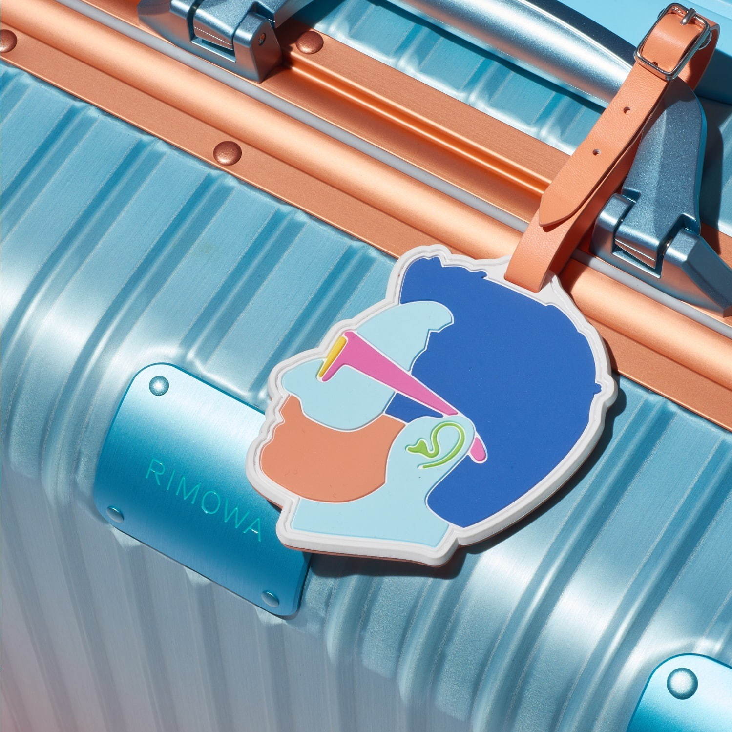 リモワ“夕暮れ”着想のグラデーションカラースーツケース、アレックス