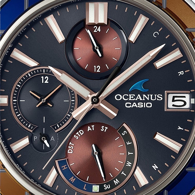 カシオのメンズ腕時計「オシアナス」新作、青×琥珀の江戸切子をベゼル