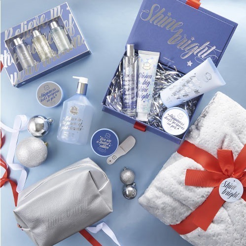 ラリンの19年クリスマスコフレ - 華やかな香りきらめくボディケア