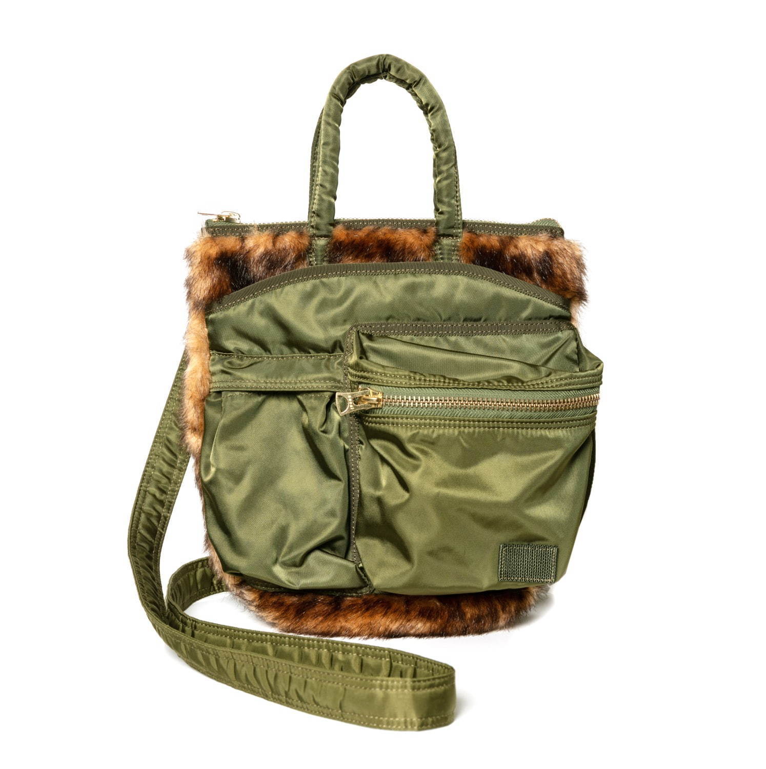 sacaiのクリスマス限定、ポーターとのコラボ“フェイクファー”バッグ