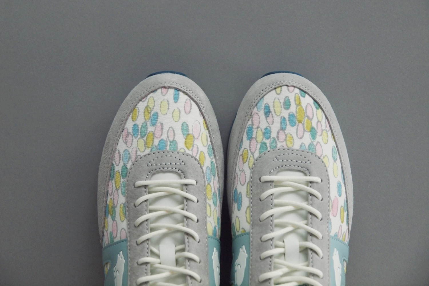 カルフ×ミナ ペルホネンのコラボスニーカー、ジェリービーンズ＆ランド