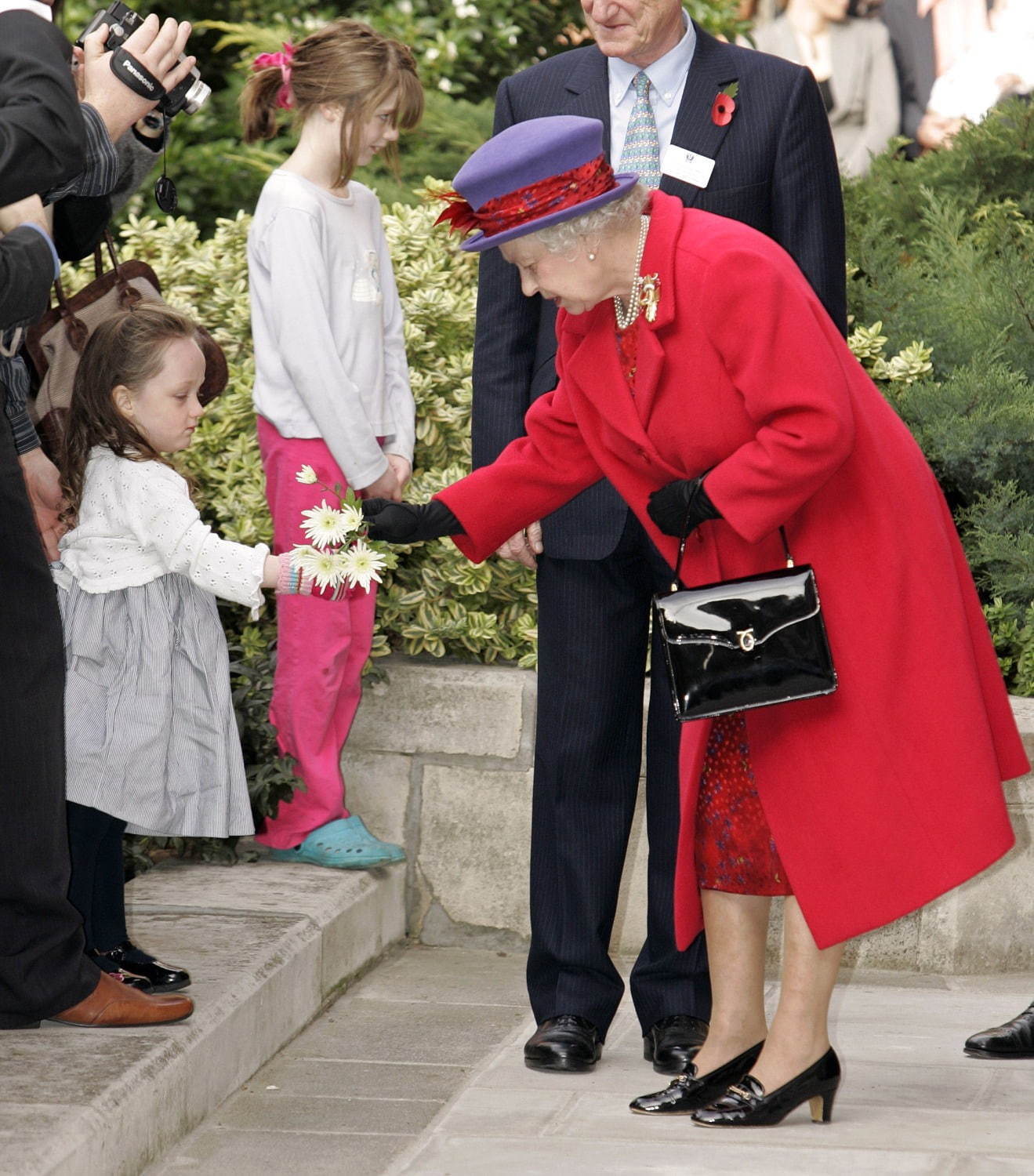 英国王室御用達・ロウナー ロンドン“手の平サイズのミニ”バッグ
