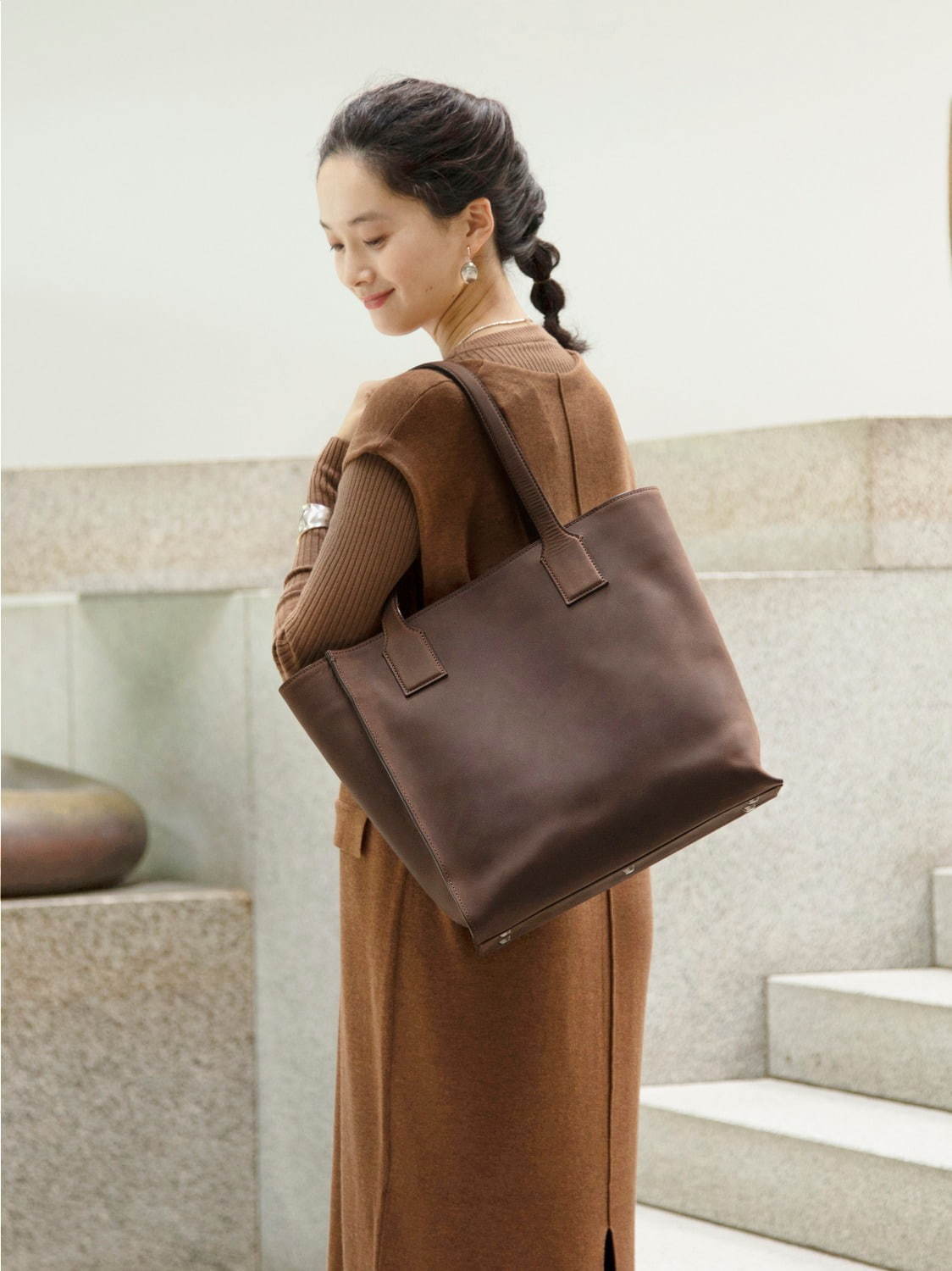 写真11/20｜土屋鞄製造所の新シリーズ「オリジンオイルヌメ」革の