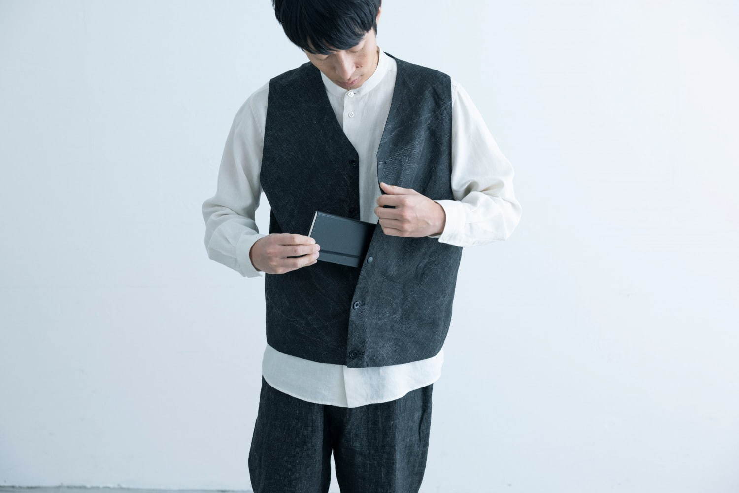 中川政七商店の“日本らしさ”を感じるメンズライン「一着」麻墨や綿和紙