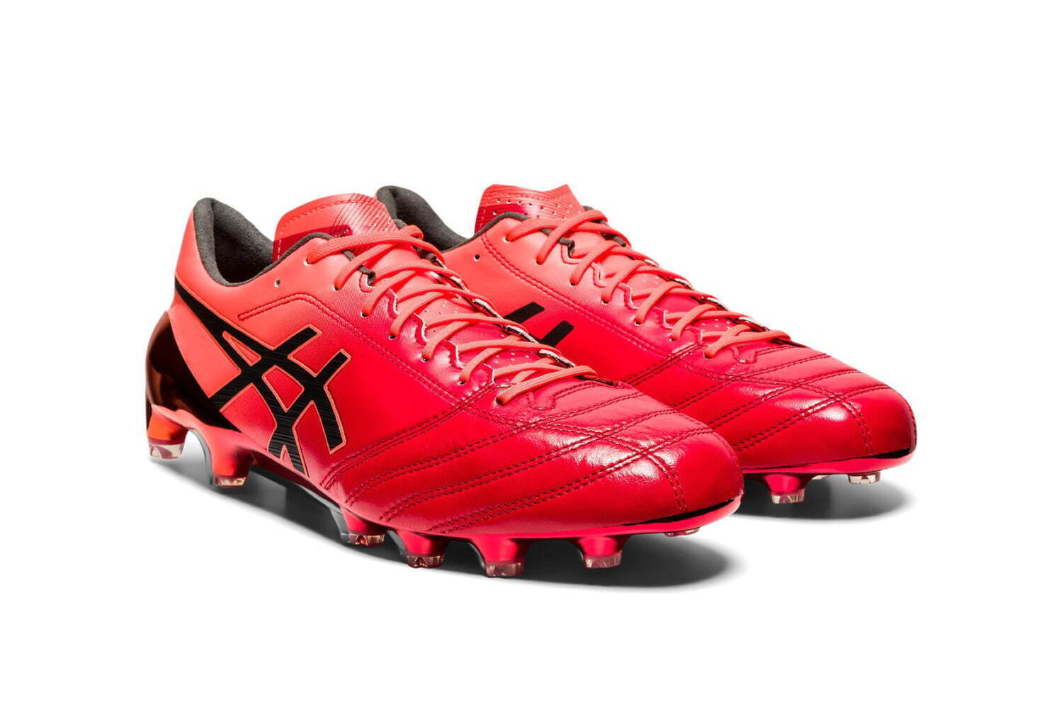 写真11/16｜アシックスから“サンライズレッド”の競技用シューズ