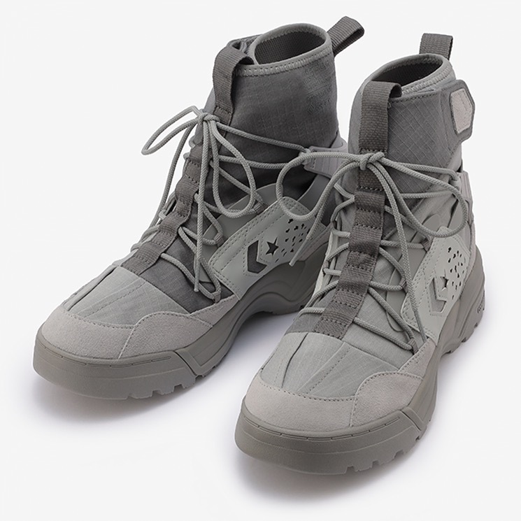 コンバース キャンピングサプライ×エフシーイーのスニーカー「QAK CP