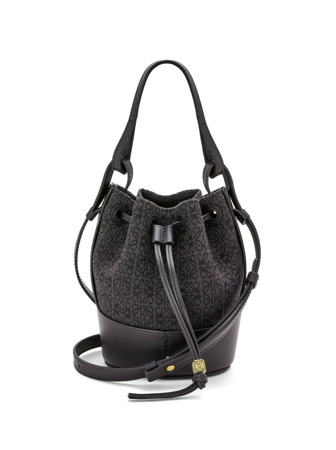 ロエベのバッグ「ハンモック」や「バルーン」Lが重なる“アナグラム”の