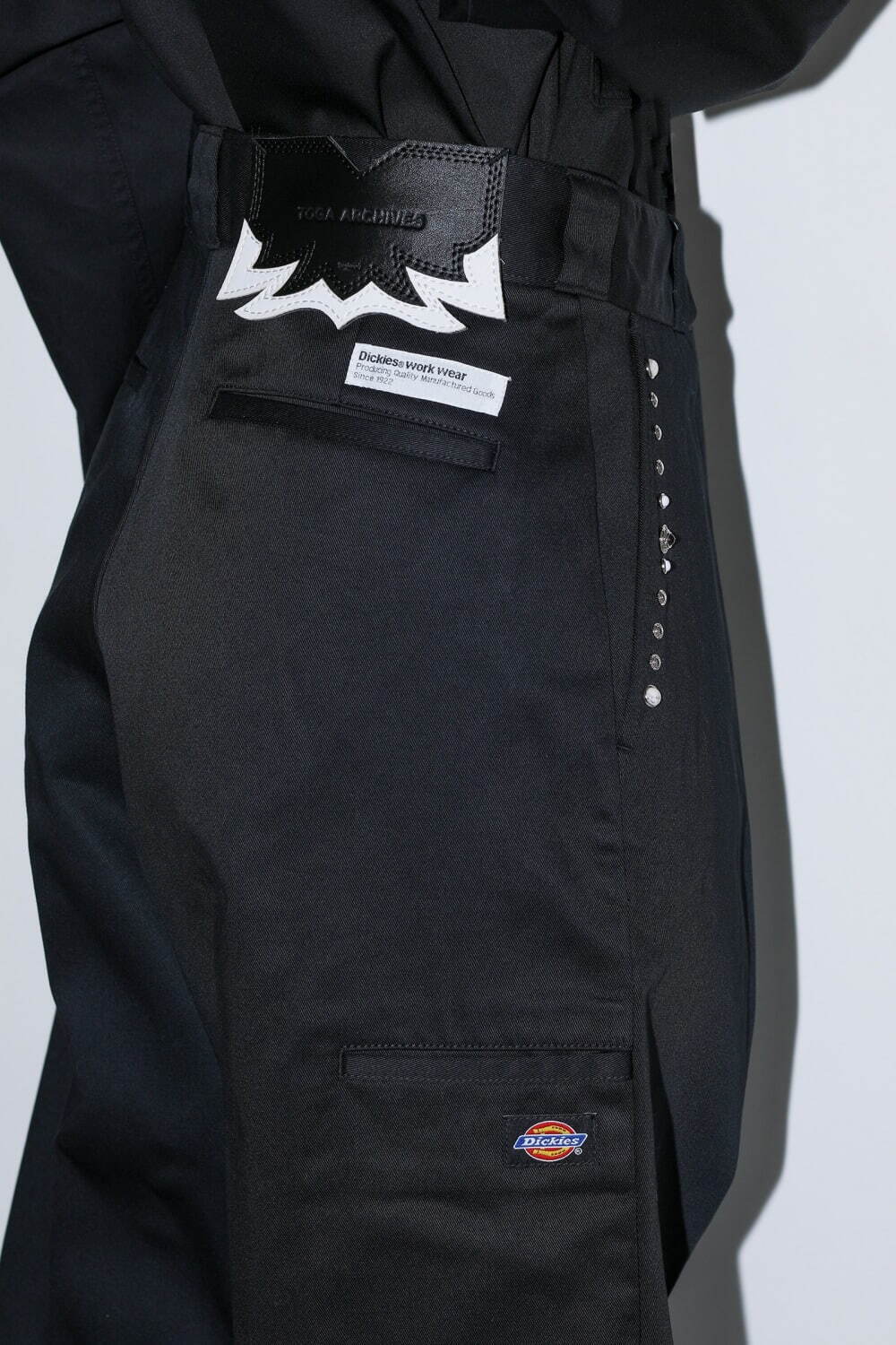 TOGA × ディッキーズ - レザーやメタルパーツ付きワイド＆フレアパンツ