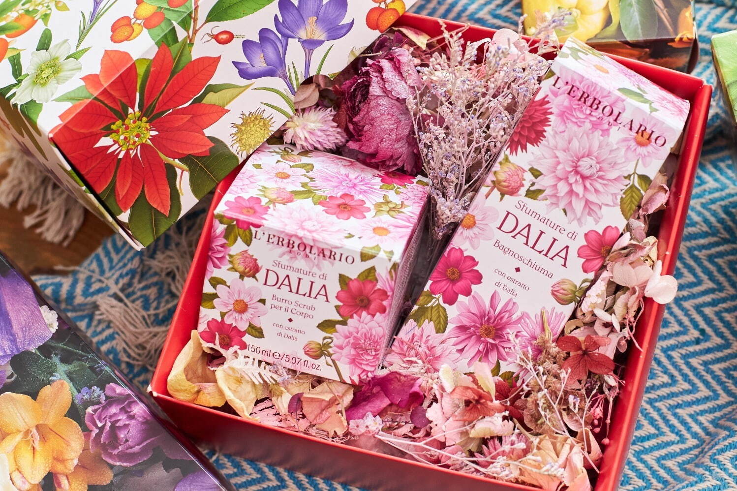 イタリア発ナチュラルコスメ「レルボラリオ」日本初上陸、“ダリアが