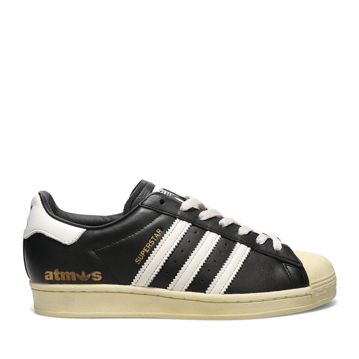 アディダス オリジナルス×アトモスのスニーカー、コラボロゴをレーザー