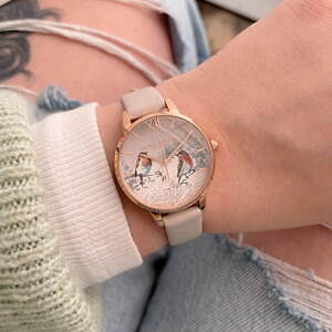 オリビア・バートンのクリスマス限定腕時計 - “鳥と柊”の雪景色を描い