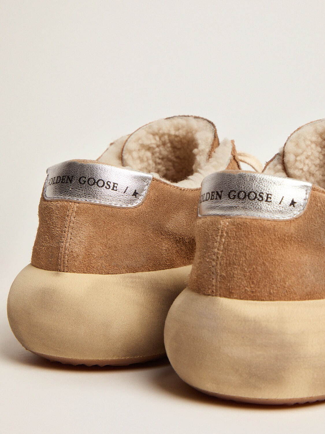 ゴールデン グースの新作スニーカー「スペース-スター」“あったかボア