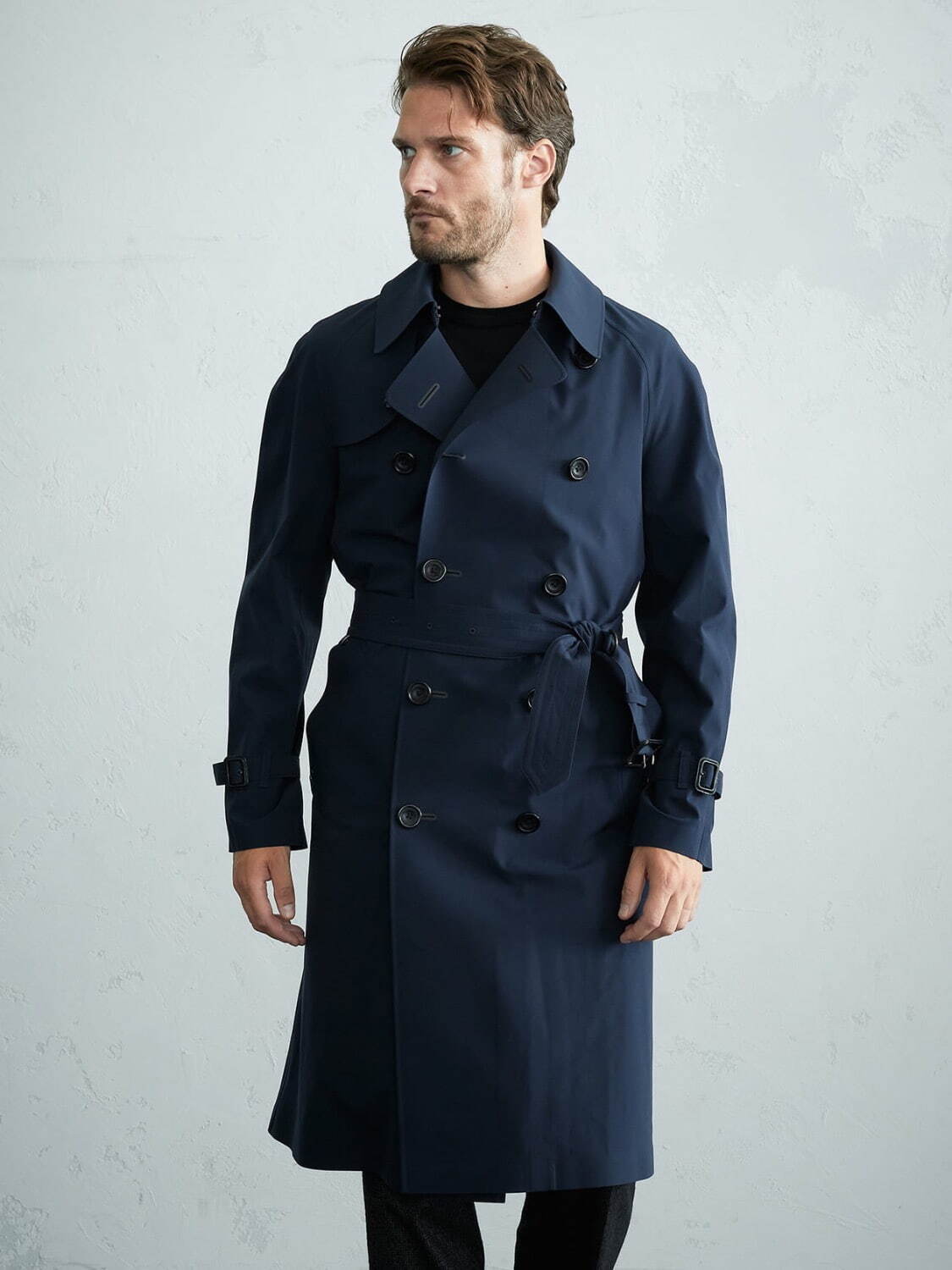 アクアスキュータム×マスターピース、高い防水性を備えたトレンチ