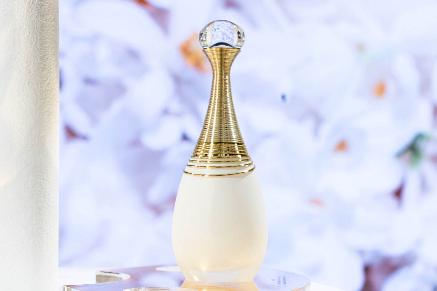 ディオール「ジャドール」“花と水から生まれた”新フレグランス、伊勢丹