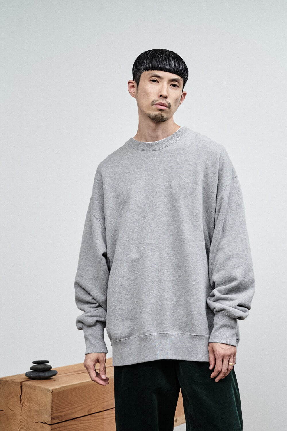 写真8/26｜ループウィラーのグラフペーパー別注スウェットウェア