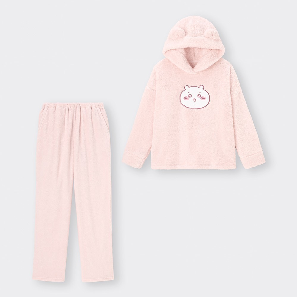 GU新作「ちいかわ」ルームウェア、“なりきり”耳付きフード×“まるで