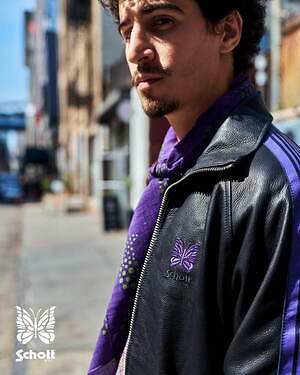 ニードルズ×ショットの初コラボ、パープル刺繍入り全面ブラックレザー