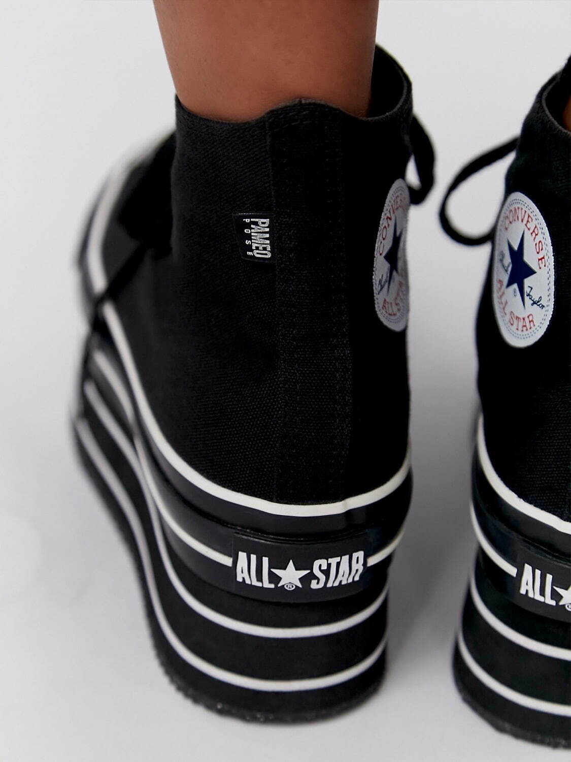 パメオポーズ×コンバースのスニーカー、「オールスター」史上最も厚底