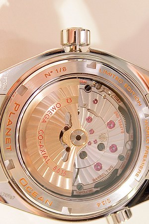 世界に8本だけ！オメガの「シーマスター」限定モデル、シリアルNo.1が