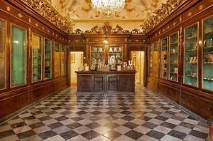 世界最古の薬局”「サンタ・マリア・ノヴェッラ」神戸に、スキンケアを