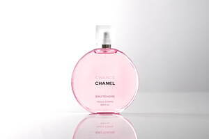 シャネル25年春コスメ、ピンクの「チャンス オー タンドゥル」にボディ