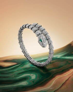 ブルガリ「セルペンティ」25年ジュエリー、“巻き付く蛇”のダイヤモンド