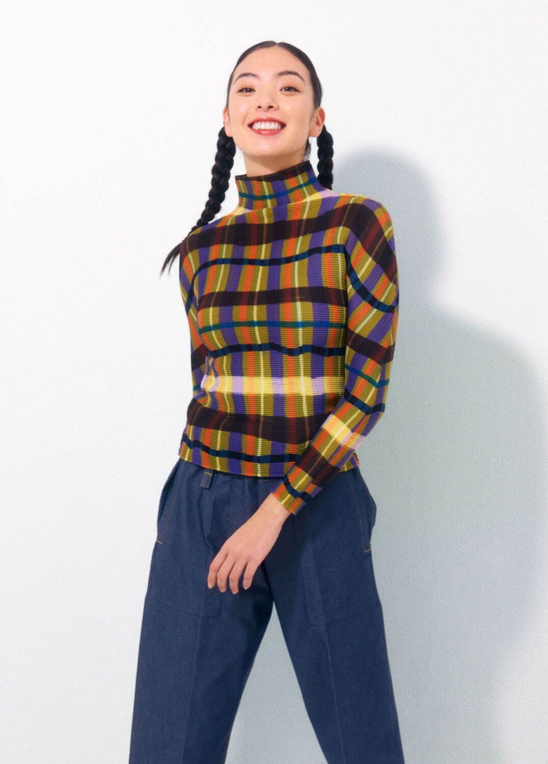 ミー イッセイ ミヤケ24-25年秋冬、花のストレッチプリーツウェアや