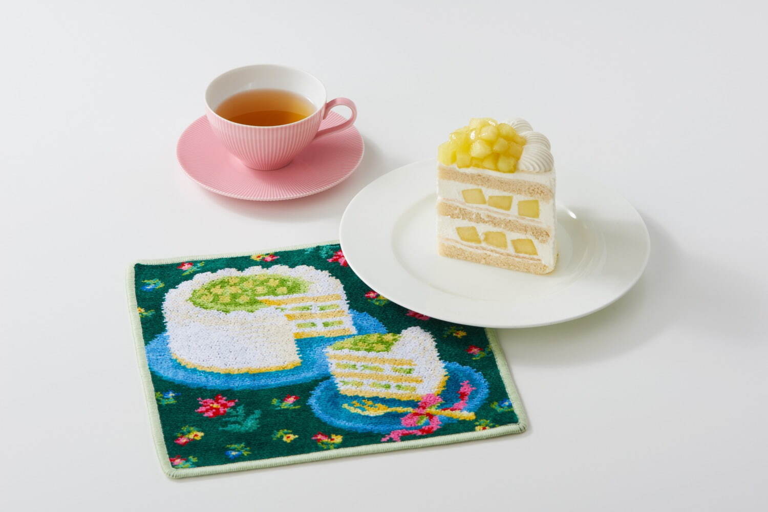 フェイラー×ホテルニューオータニのスイーツ柄ハンカチ、スーパー