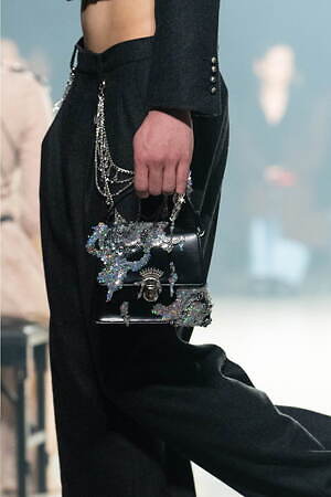 タナカダイスケ 大きなリボンカチューシャ＆“魔法の粉”スパンコールの