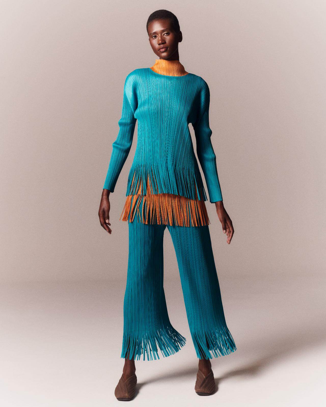 プリーツ プリーズ イッセイ ミヤケ、“グルーヴの波”イメージの