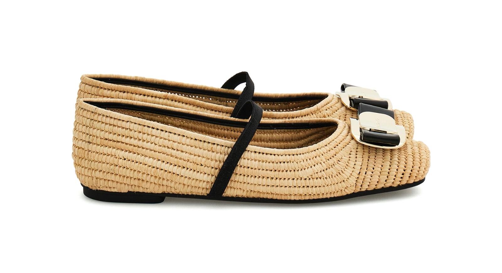 フェラガモ“ヴァラ”リボンのラフィア編みバレリーナシューズ＆フラット