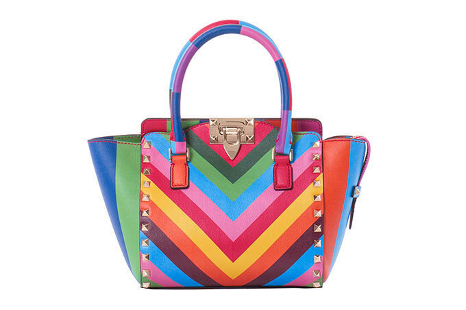 ヴァレンティノのカラフルなバッグ＆シューズ「ロックスタッズ1973