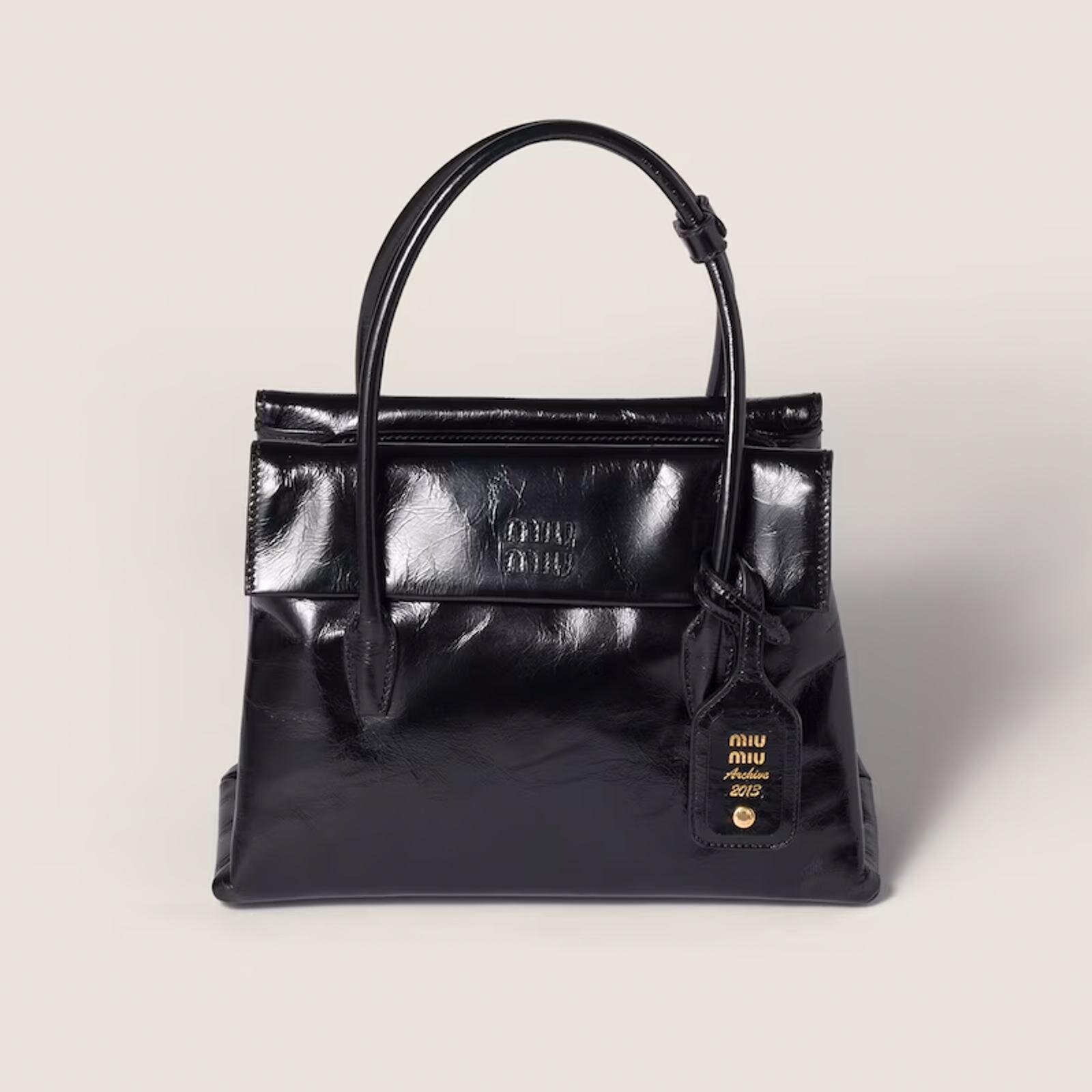 ミュウミュウ“両面ポケット”のハンドバッグ＆ヴィンテージ風レザーの