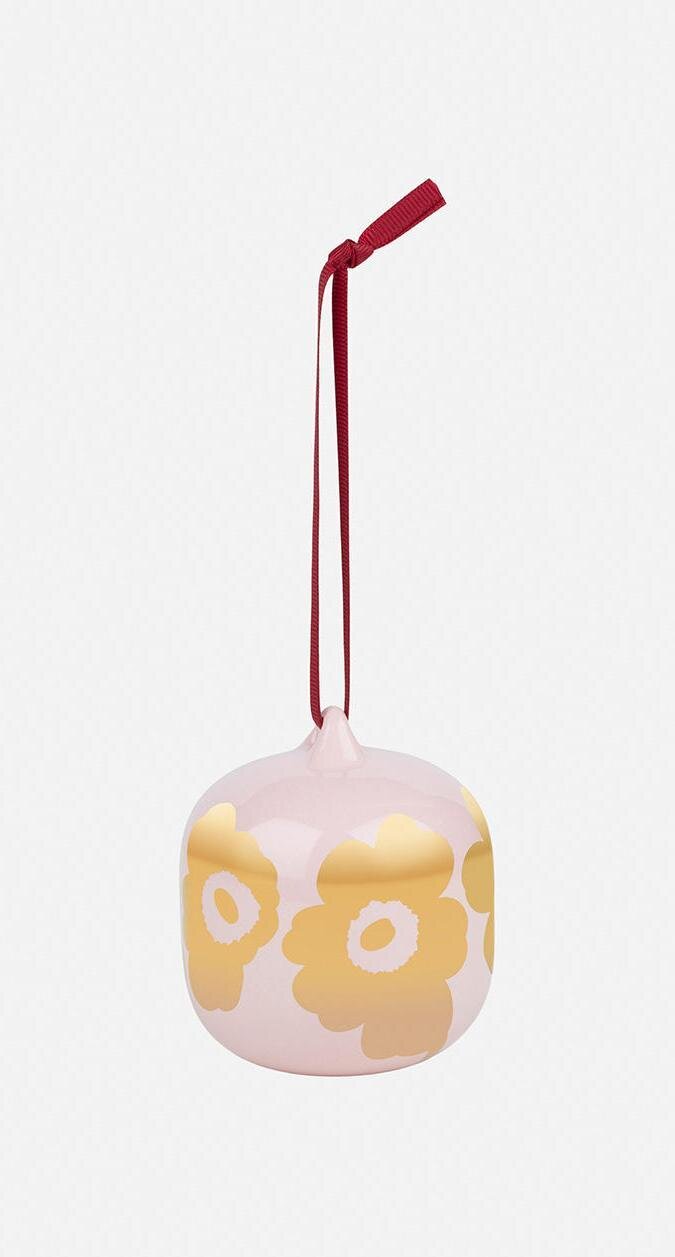 マリメッコのクリスマスグッズ - “花柄”オーナメントやマグ