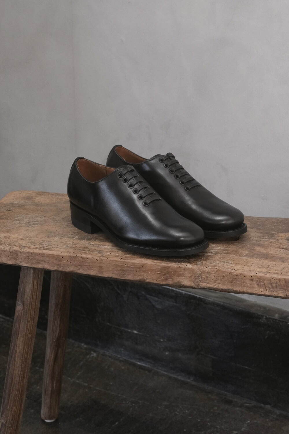 ティー・ティー初の革靴を京都祇園で受注販売、ミリタリー着想の1枚革