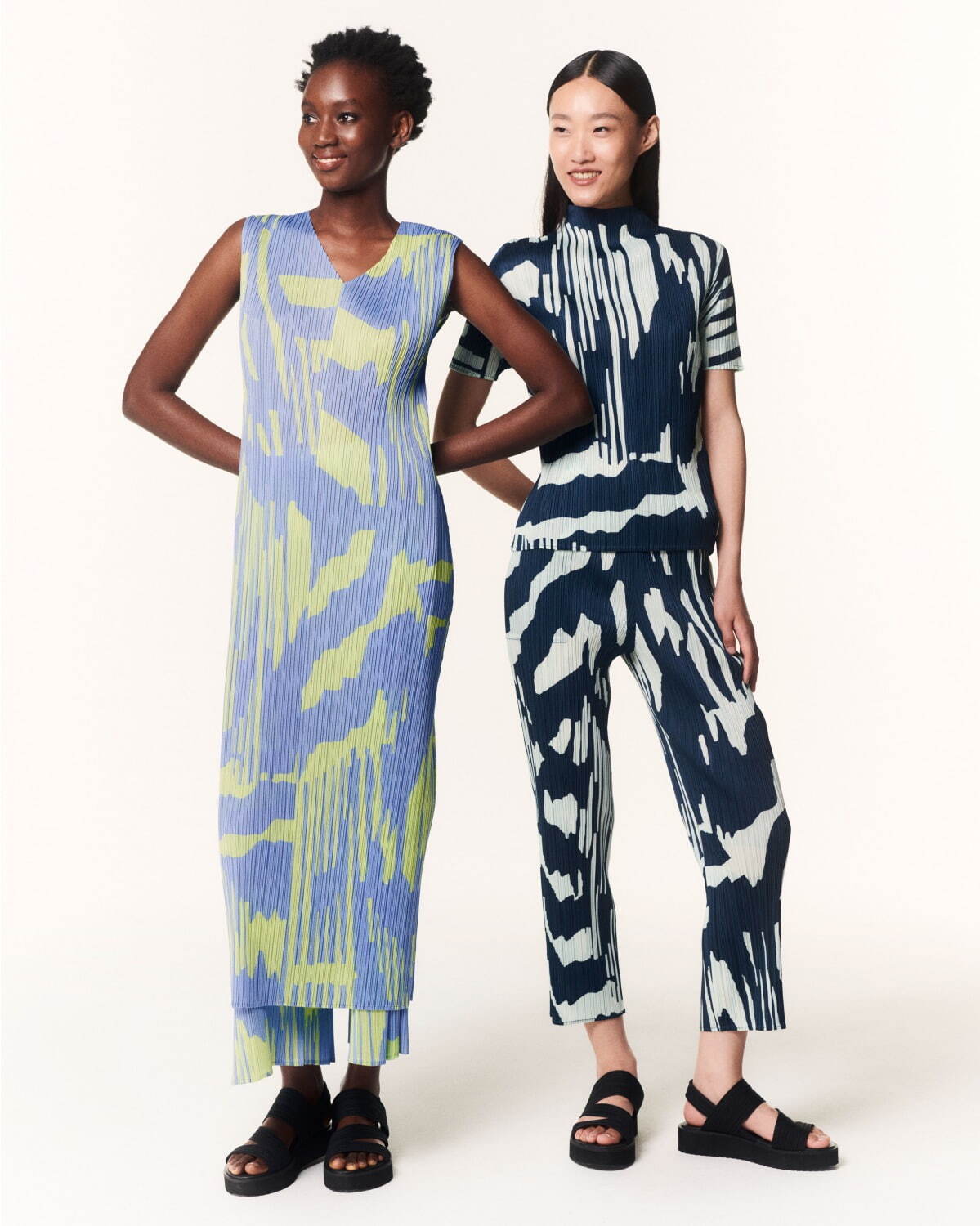 プリーツ プリーズ イッセイ ミヤケ“水面の光”イメージのウェア、光の