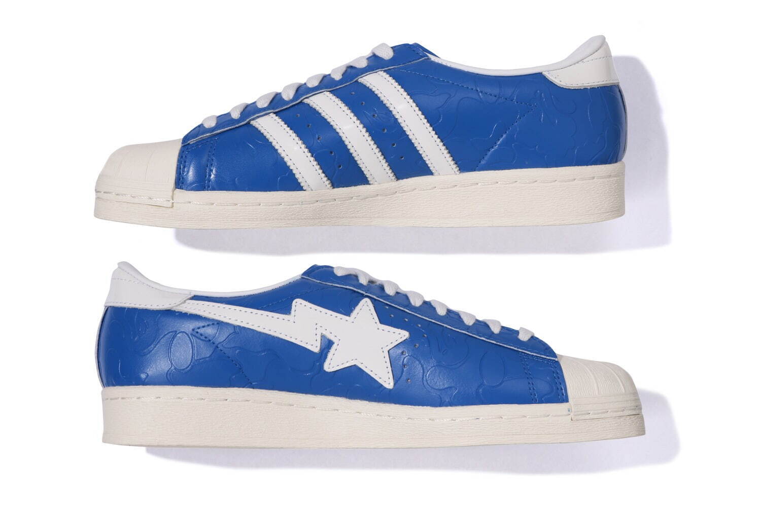 ア ベイシング エイプ×アディダス「スーパースター」スニーカー、型