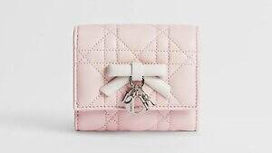 ディオール“ぷっくりリボン”の26年春夏財布、パステルカラーや薔薇刺繍