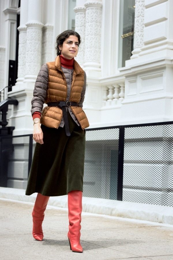 写真8/12｜ユニクロ「ウルトラライトダウン」が進化 - ネックの形を