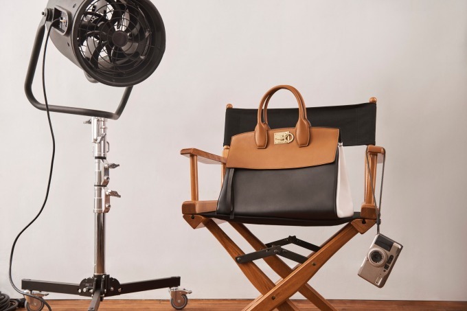 サルヴァトーレ フェラガモ“ガンチーニ”留め具の新作ハンドバッグ