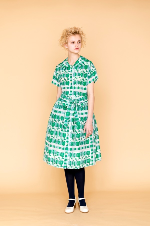 ジェーンマープル「リンゴ」柄ドレスやスカート、ザ・ビートルズから