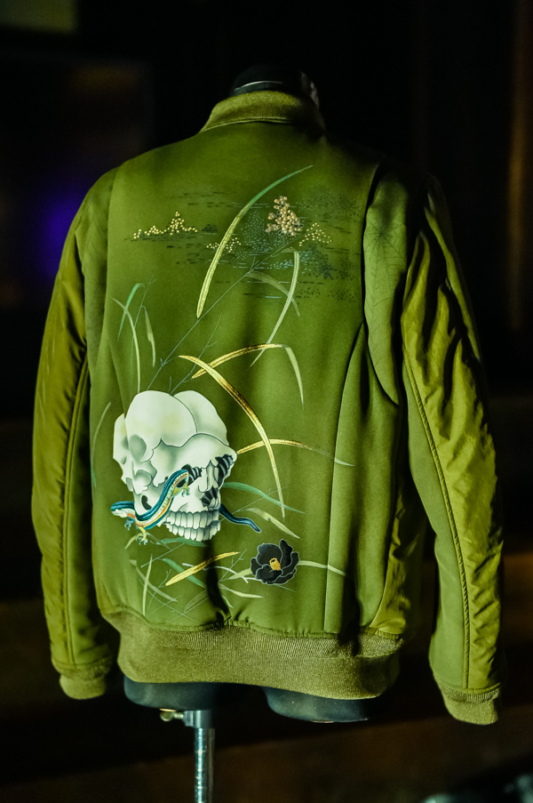 タトラス新ブランド「リヴィール プロジェクト」若冲の軍鶏を描いた