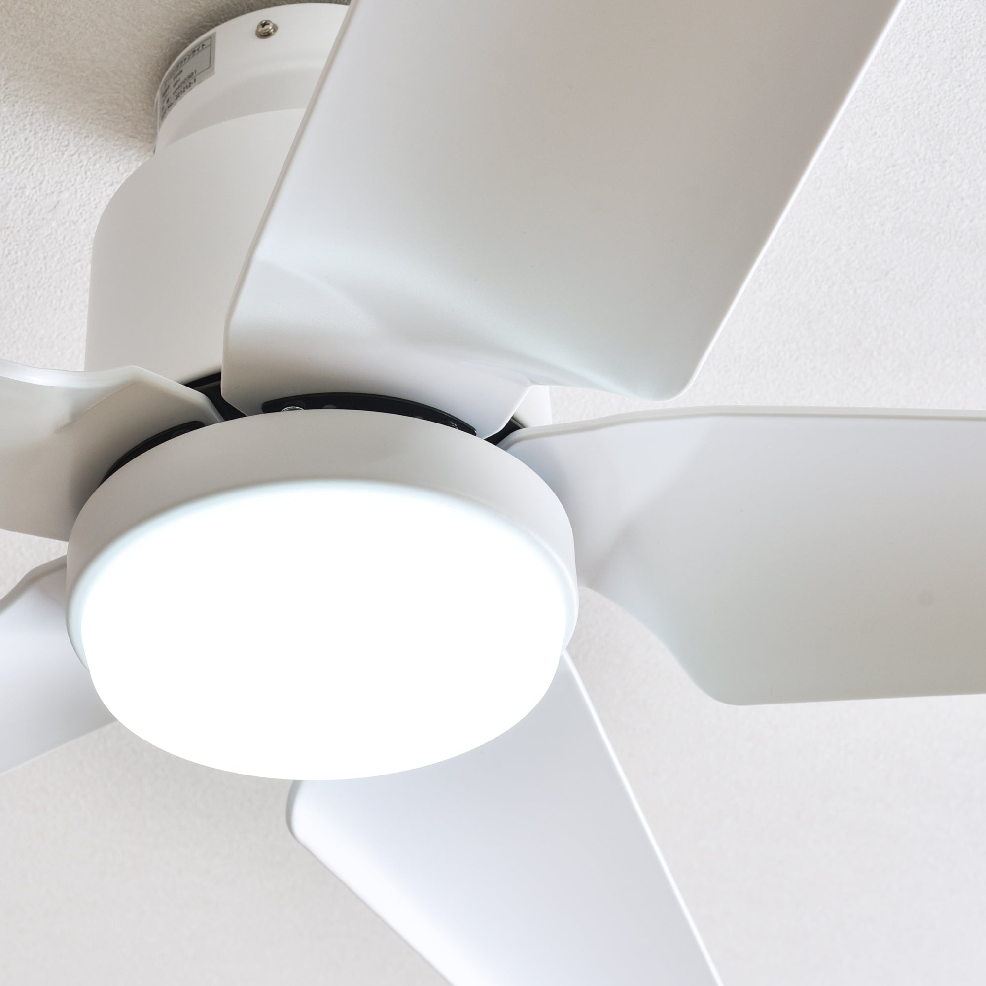 あす着] シーリングファンライト 傾斜天井対応 リモコン付 DCモーター