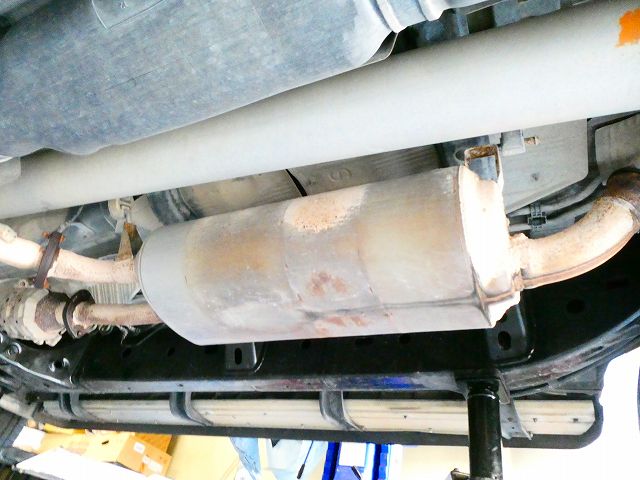 セコイアのマフラー交換させて頂きました～！｜USトヨタ逆輸入車専門店