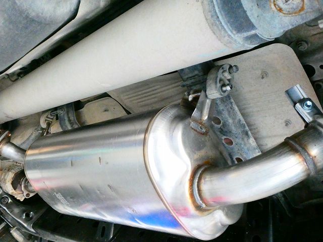 セコイアのマフラー交換させて頂きました～！｜USトヨタ逆輸入車専門店