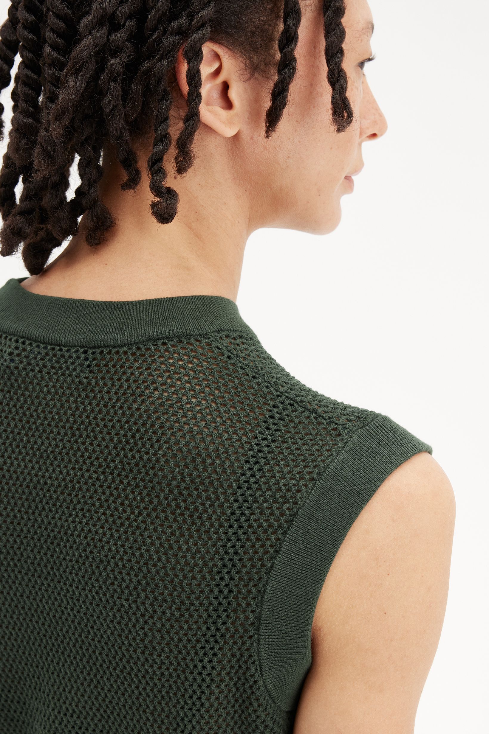 Textured Knitted Vest(10 X89：COURT GREEN): | FRED PERRY JAPAN