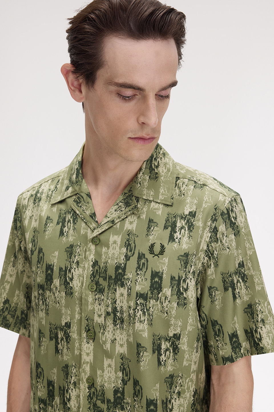 Abstract Print Revere Collar Shirt(M X88：OLIVE MINT): | FRED